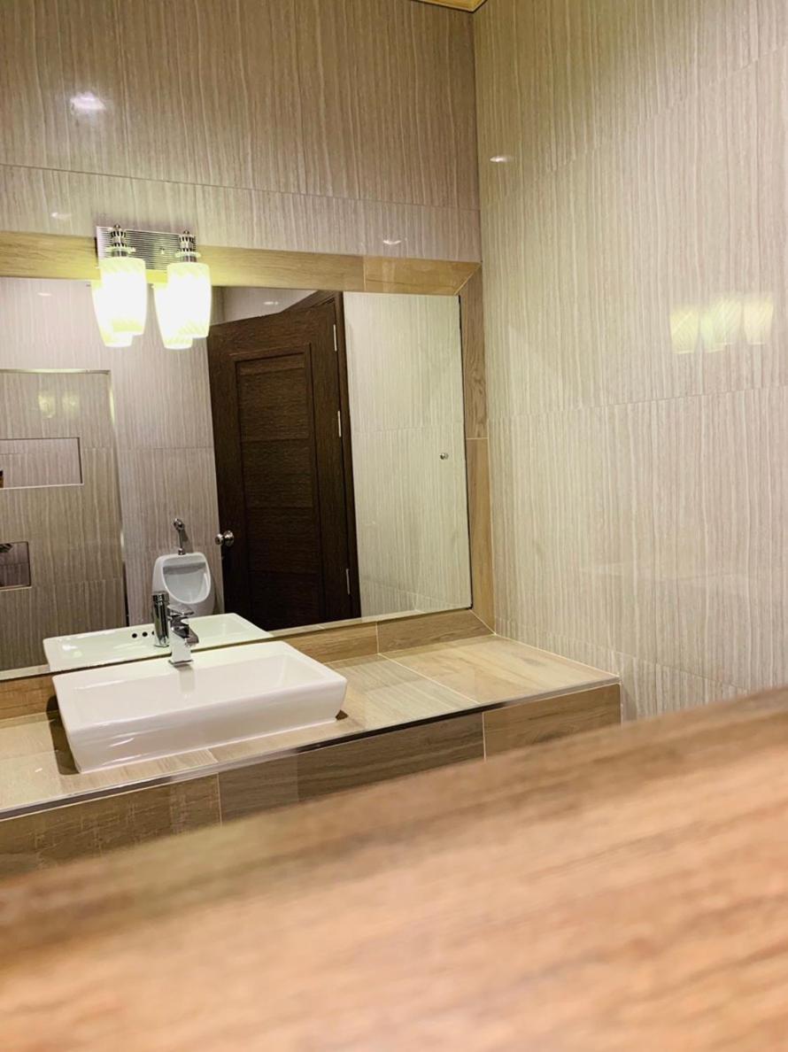 โรงแรมมาลินี スリン エクステリア 写真