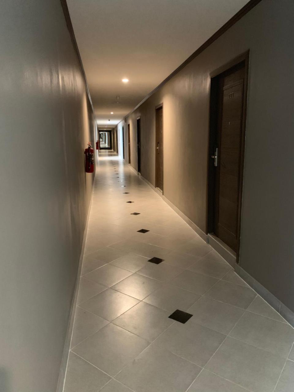 โรงแรมมาลินี スリン エクステリア 写真