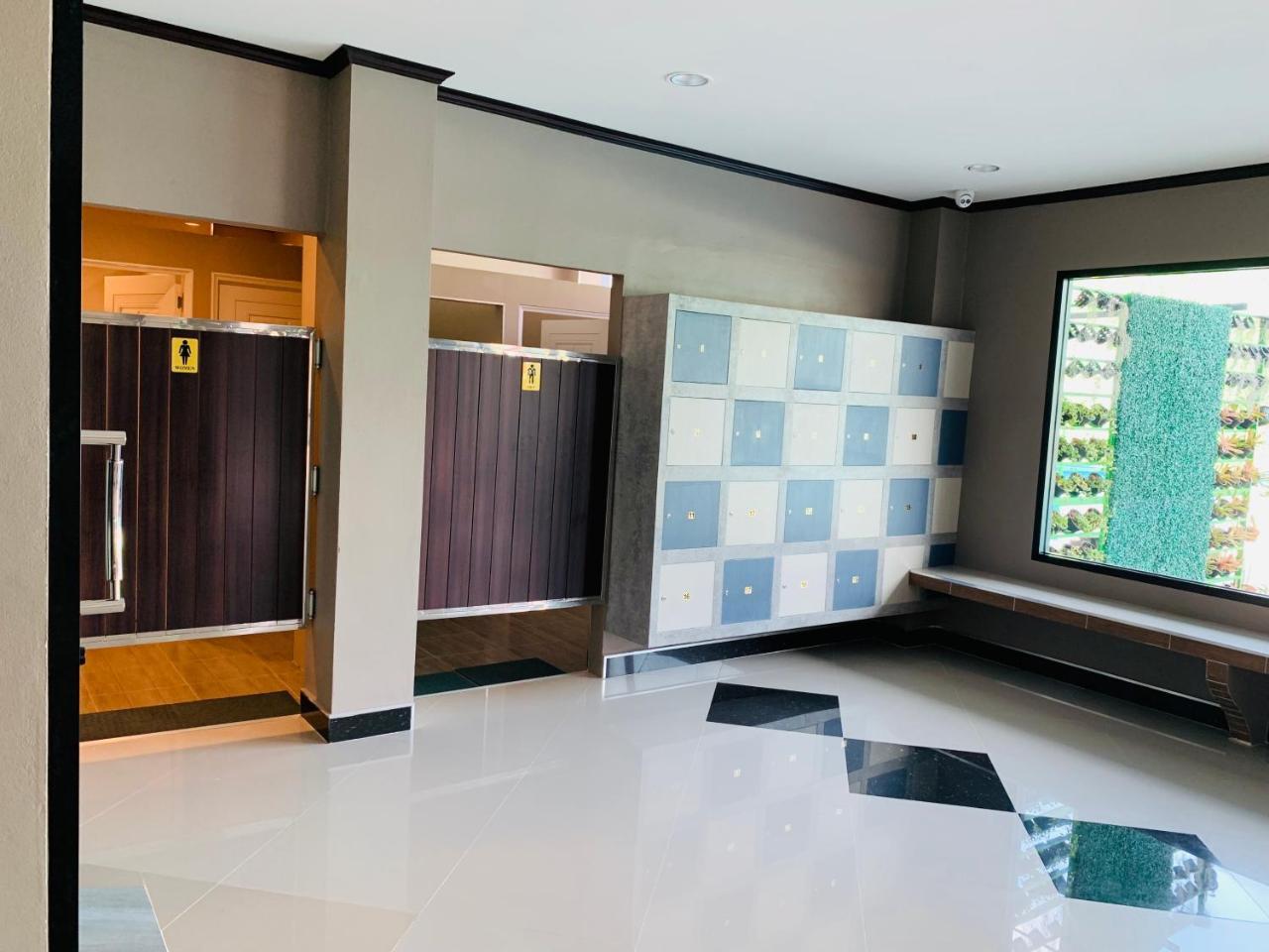 โรงแรมมาลินี スリン エクステリア 写真